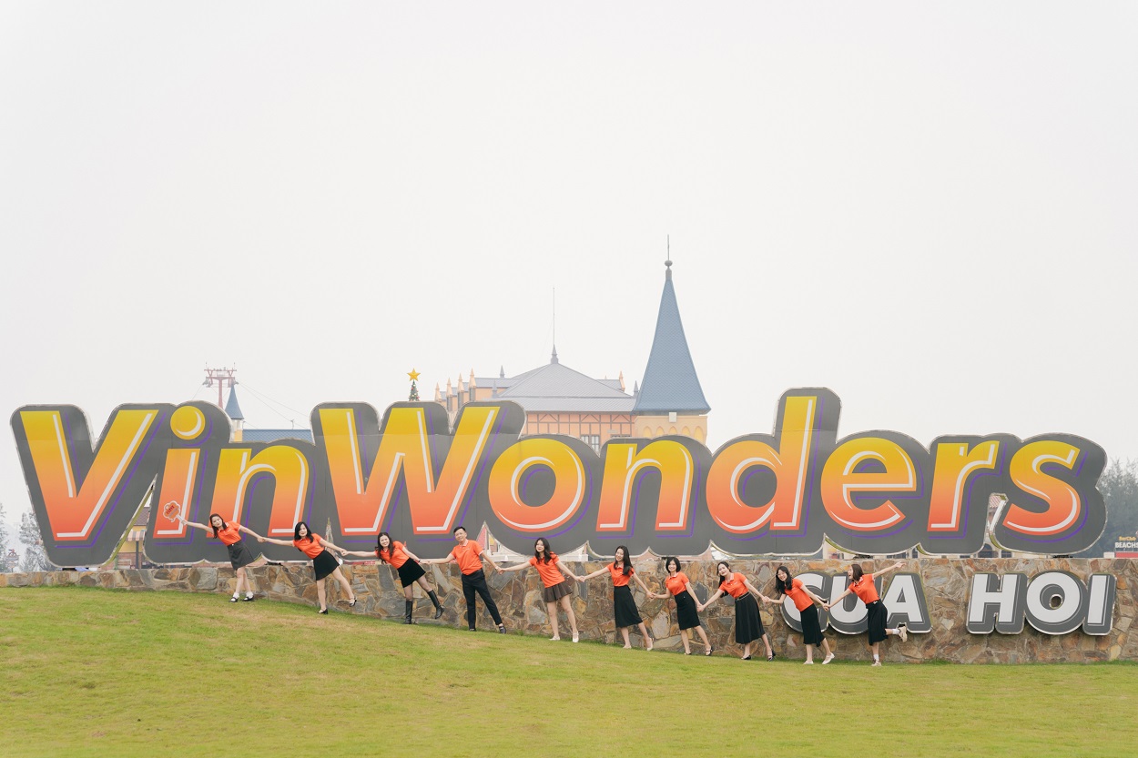 đặt vé vinwonders cửa hội 2025