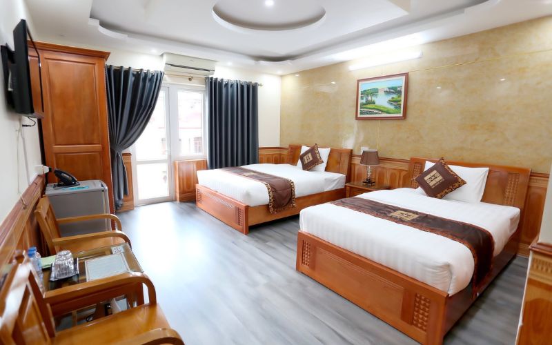 Phòng ngủ của khách sạn Hoa Cương có view đẹp