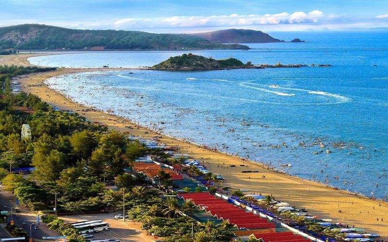đơn vị tổ chức team building cửa lò hellotrip